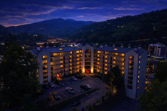 Little Bear Castle #304! Mountain and city views!!
